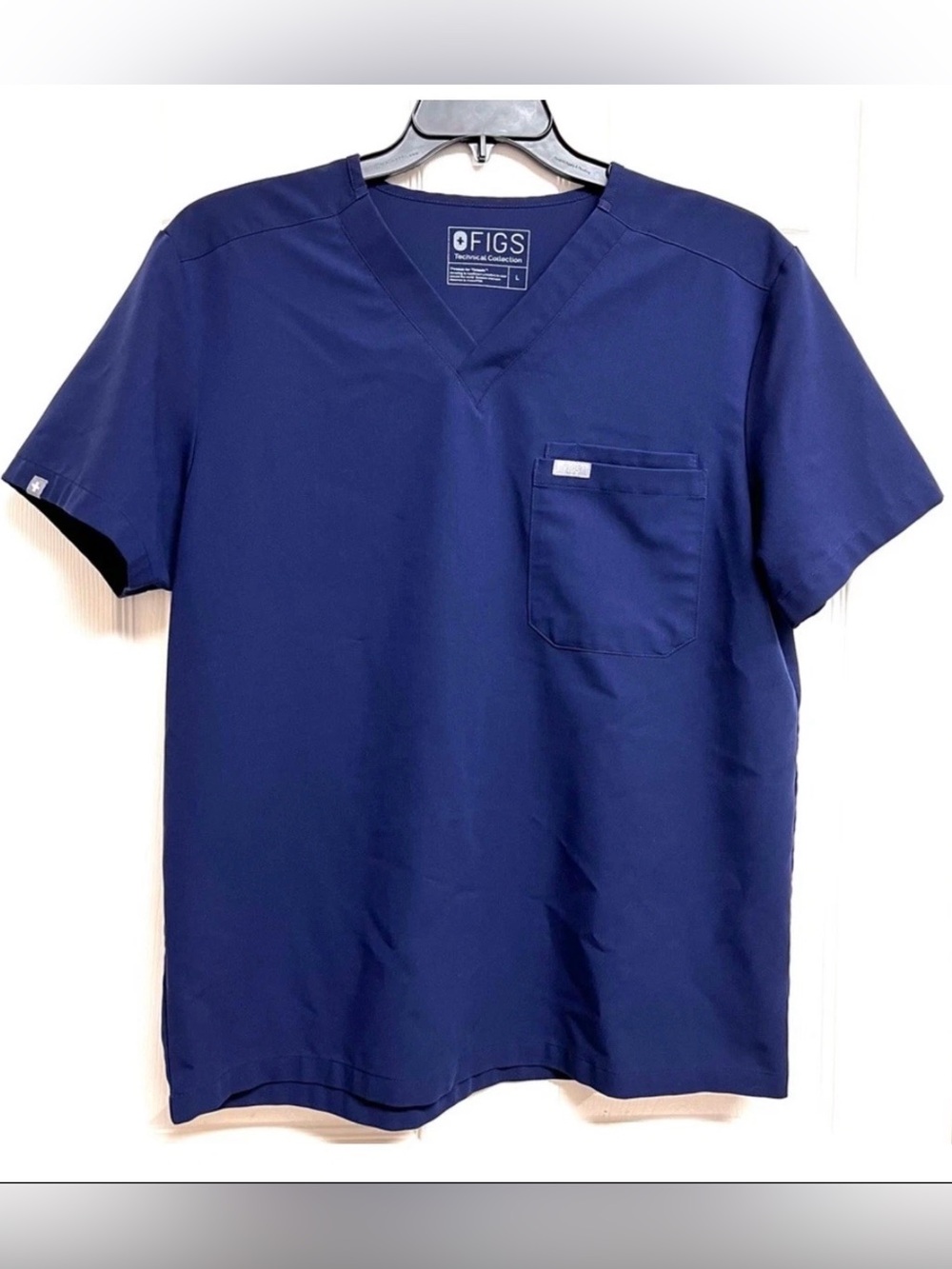 FIGS  FM1500 Men's L Navy Blue Technical Collection Leon Three Pocket Scrub Top